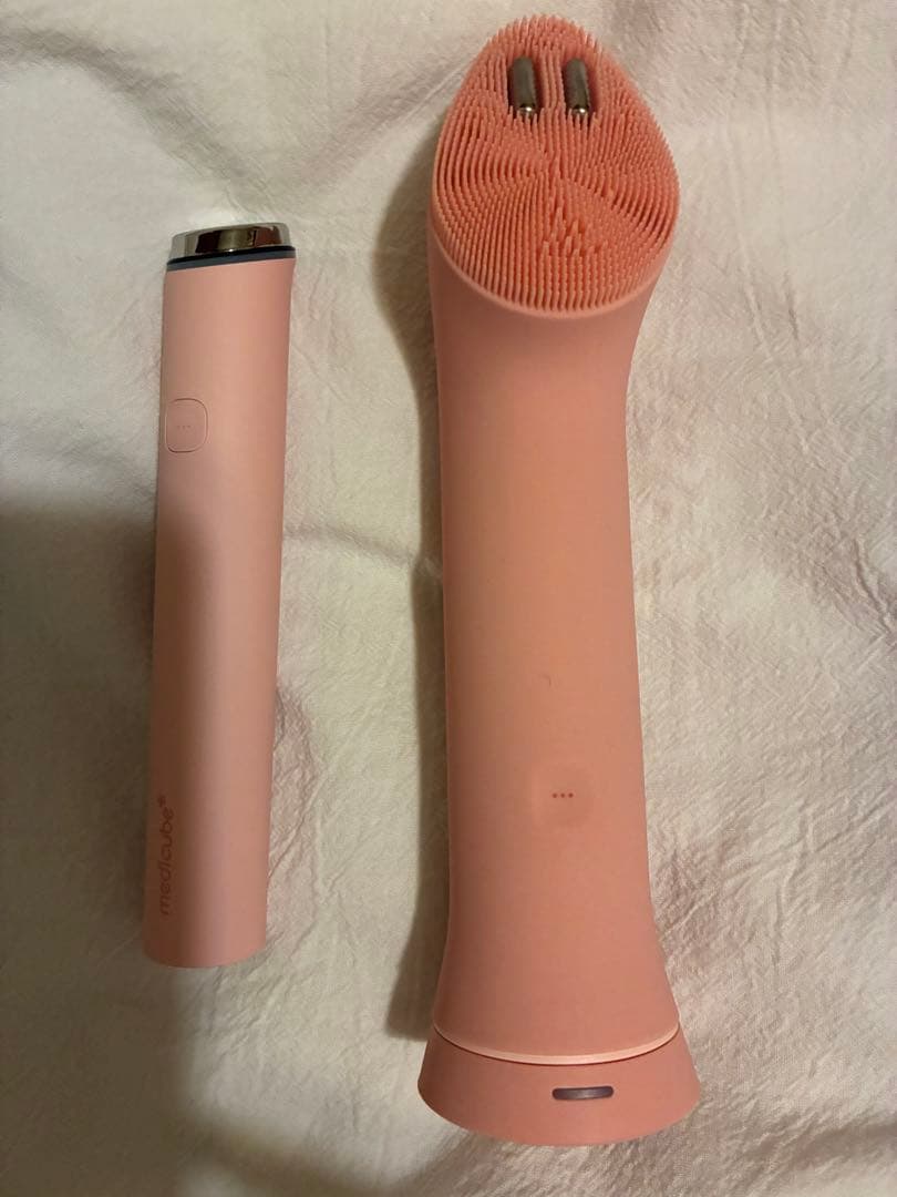 メディキューブミニプラス　美顔器とクレンザーヘッド