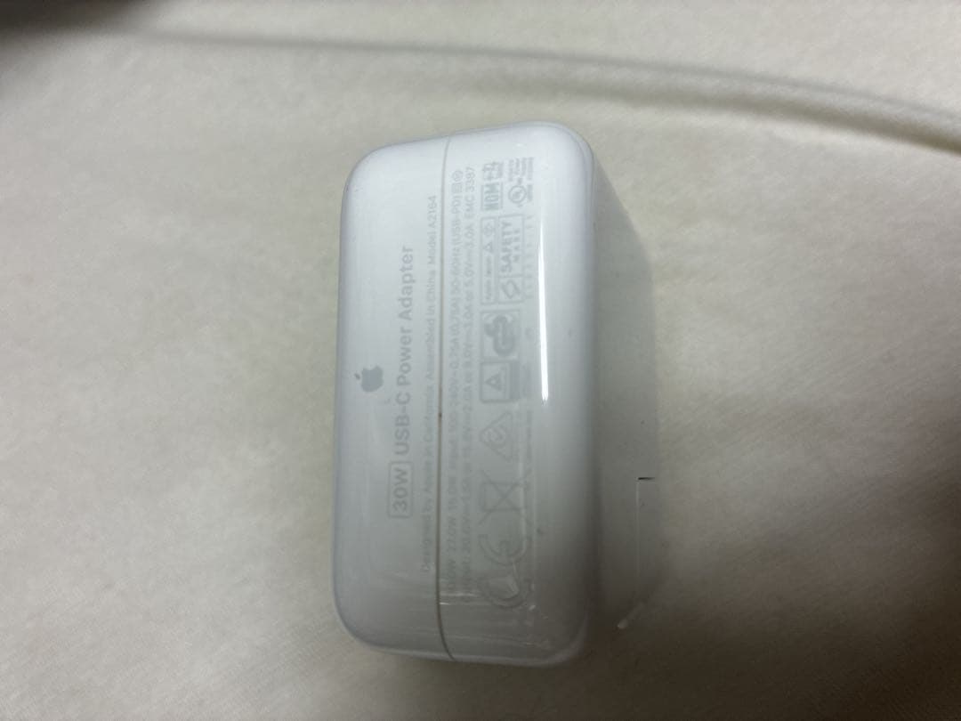 macbook air 13inch 充電アダプター　ケーブル