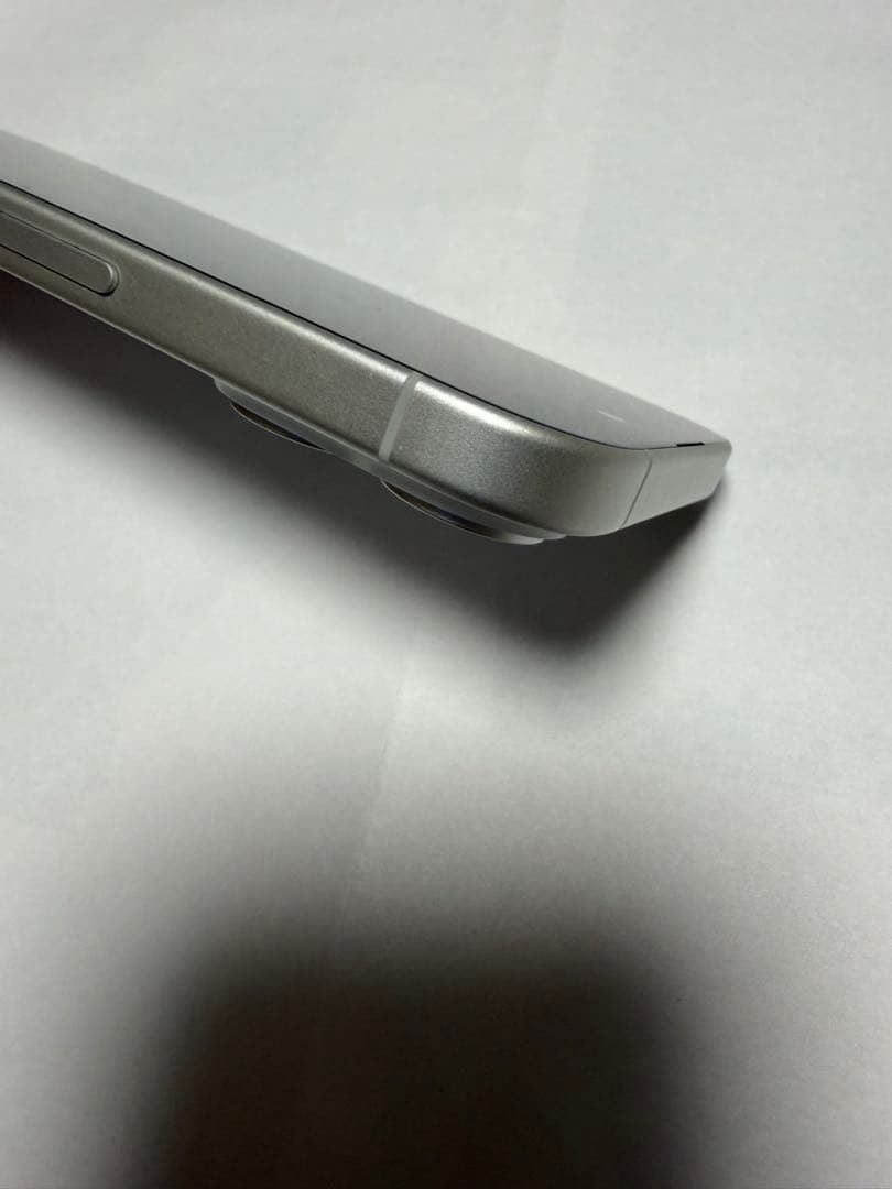 美品 iPhone 16 128GB ホワイト