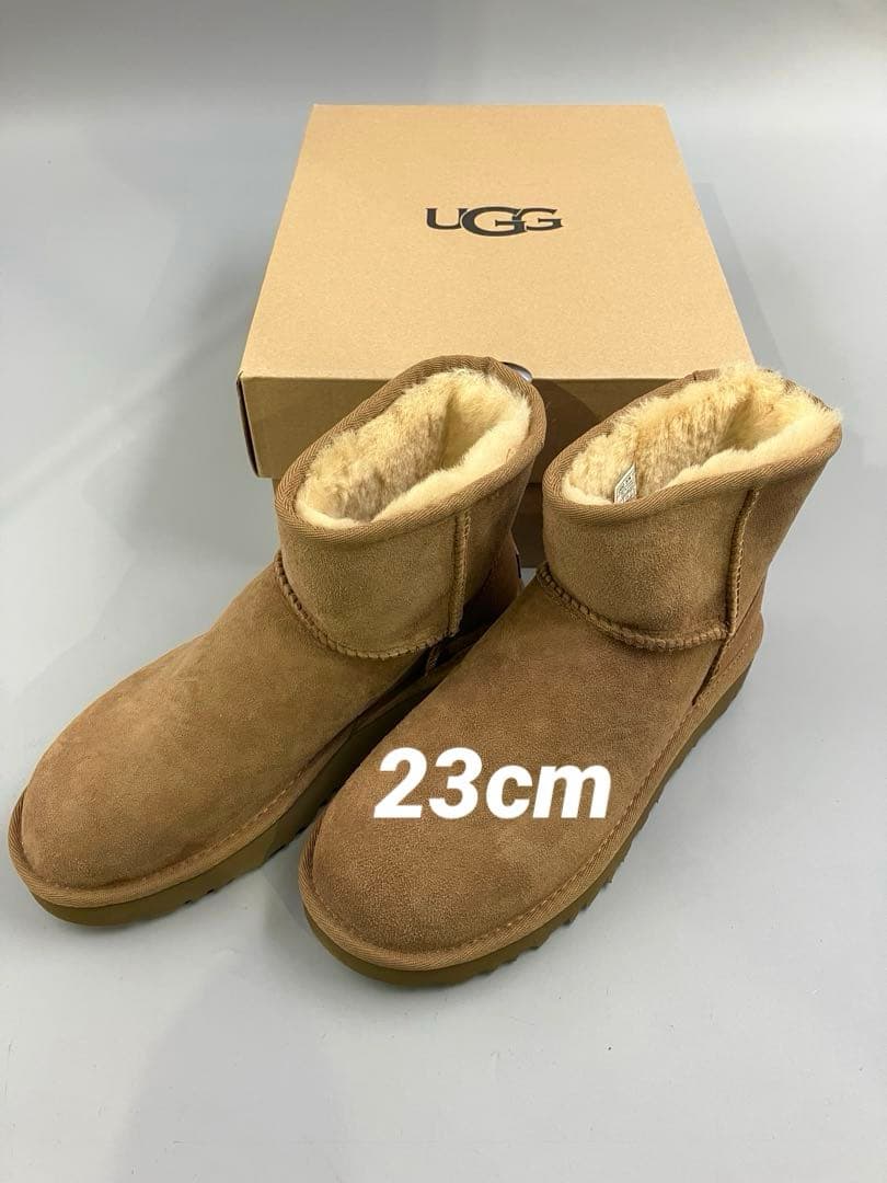 ☆新品未使用　UGG Classic Mini II 23センチ