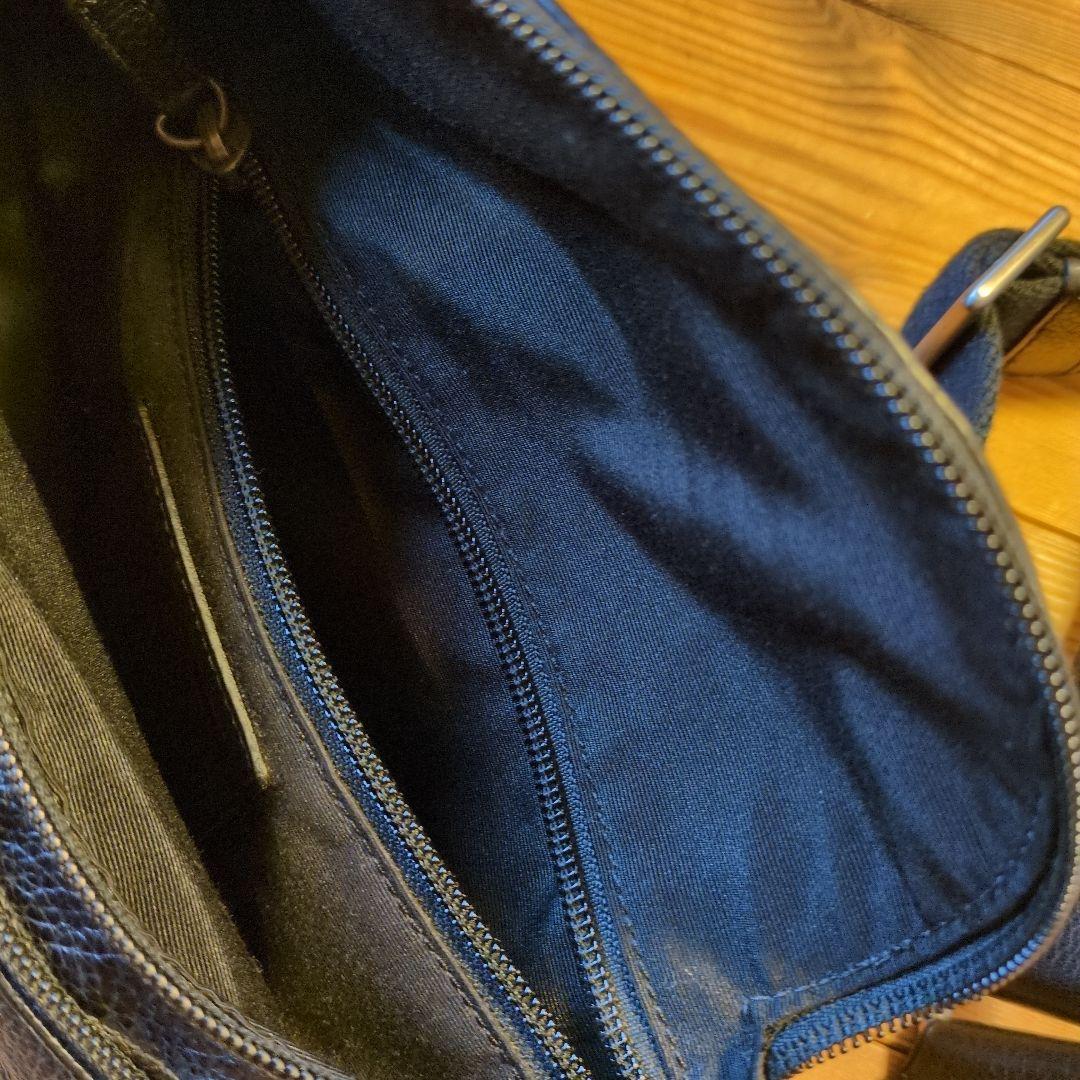 COACH ブラックレザー ボディバッグ　カバン　ストラップ　キーリング