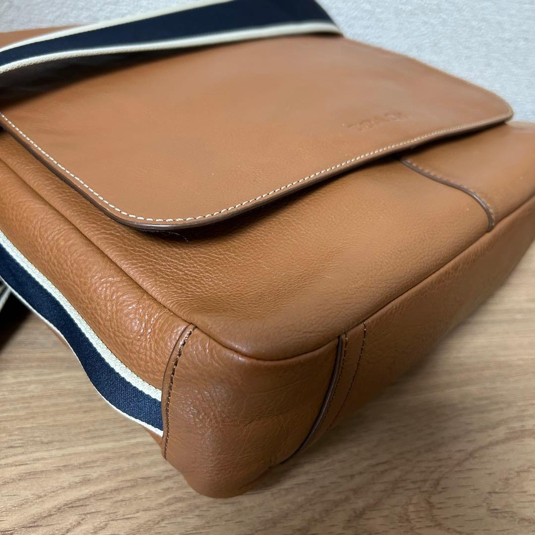 【美品】コーチ ショルダーバッグ ヘリテージ メッセンジャー ブラウン レザー