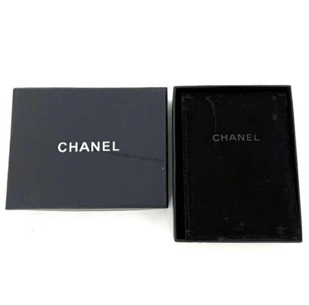 アキラ　CHANEL ヘアクリップ