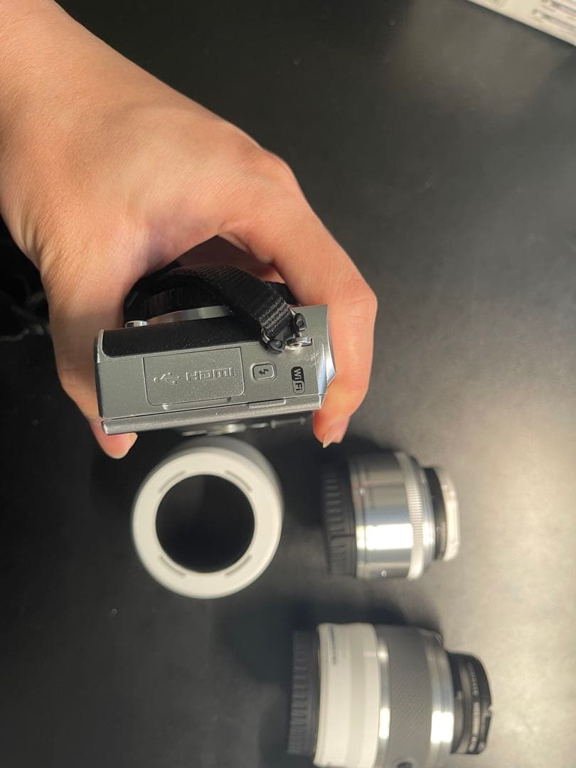 【美品】Nikon 1 J5 ダブルズーム＋単焦点セット（フィルター付き）