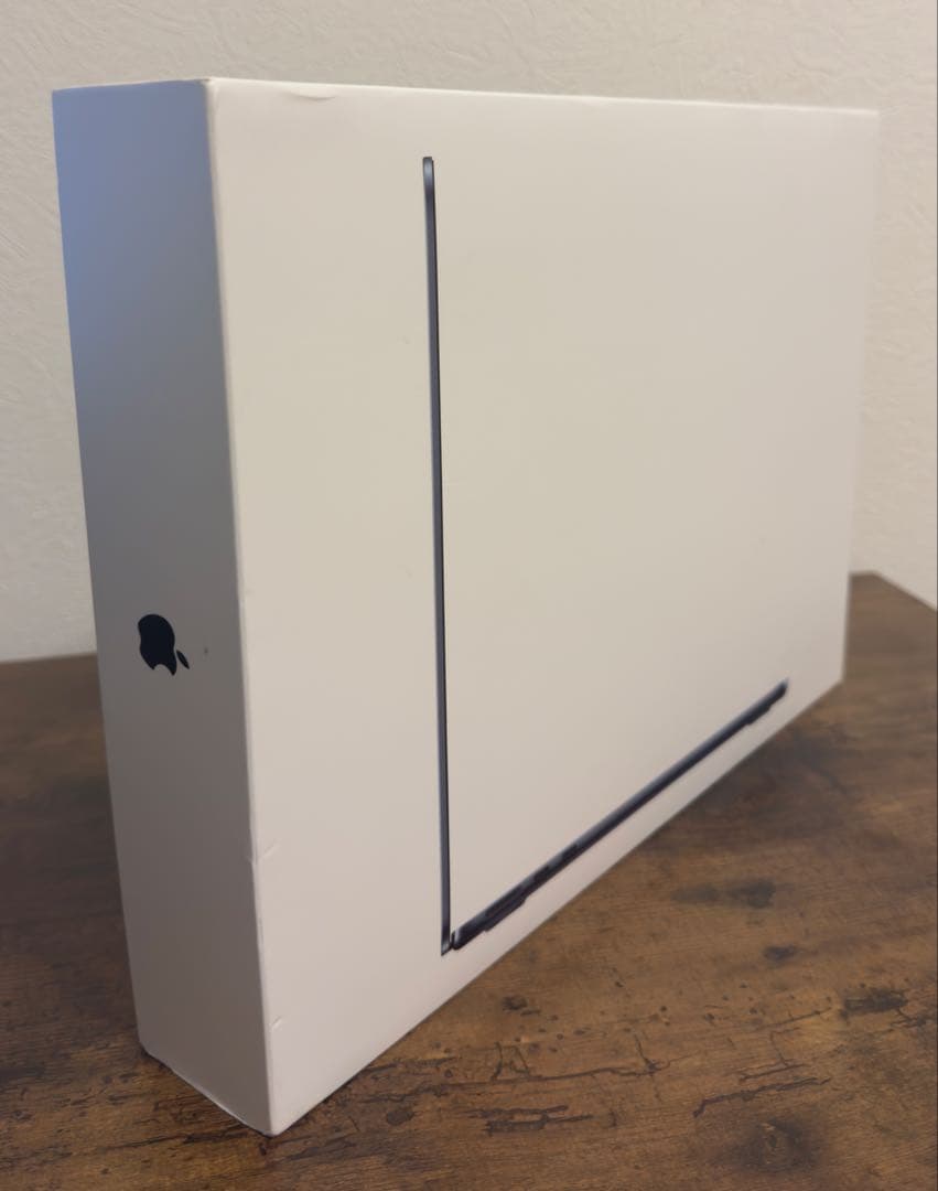 MacBook Air M2｜8GBメモリ｜256GB SSD｜ミッドナイト