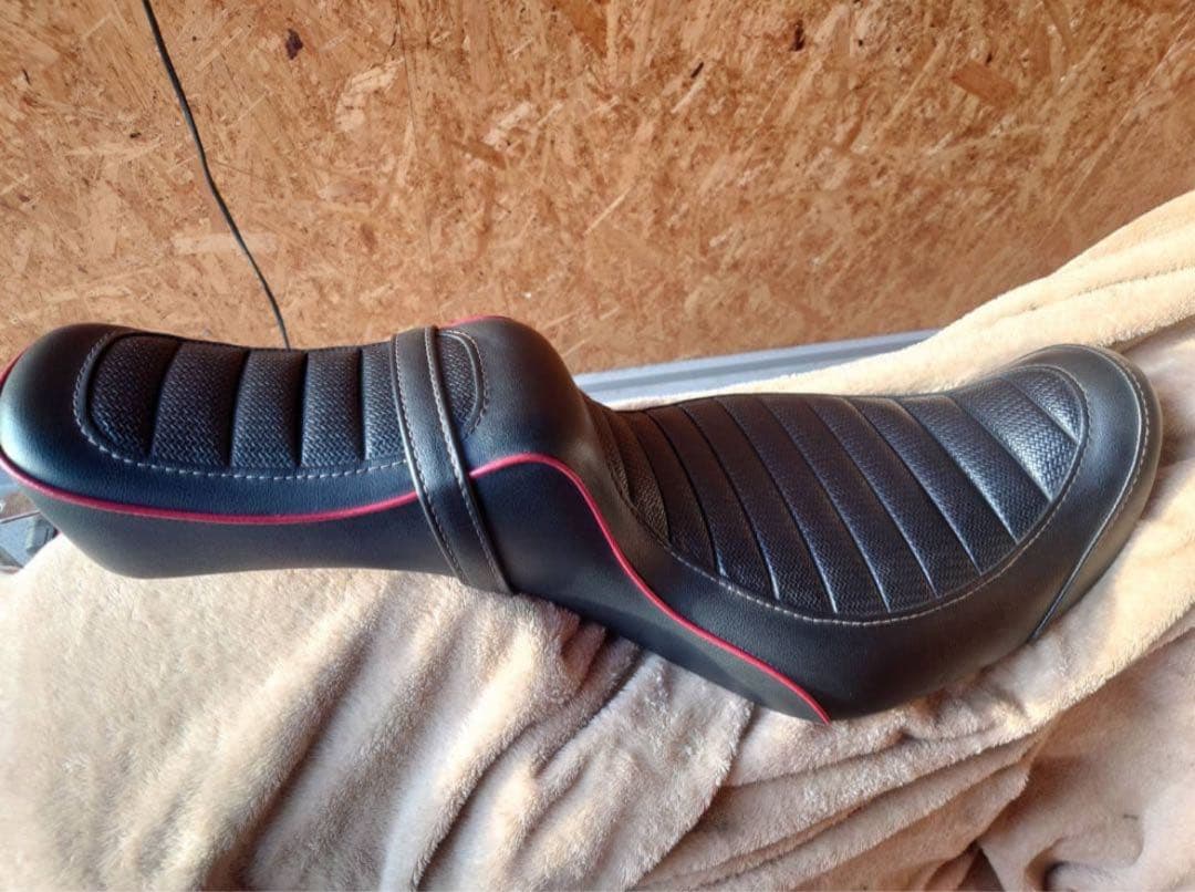 HARLEY　ハーレー　ダイナ　シート クラブスタイル　K＆H