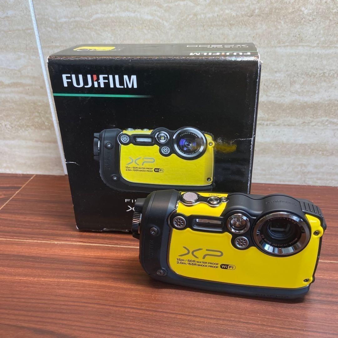 FUJI FILM FinePix XP200 デジカメ ほぼ新品 4279