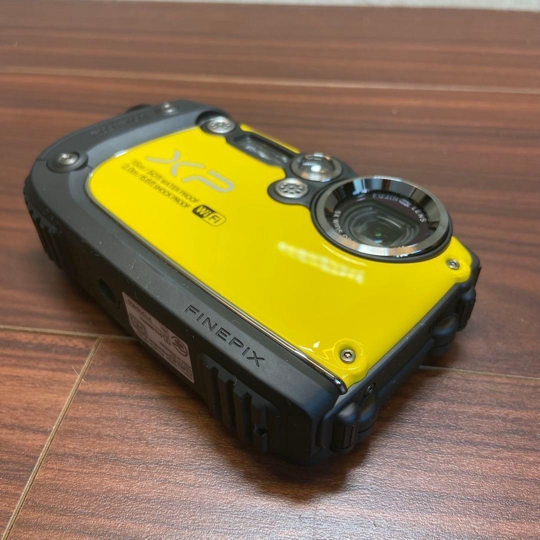FUJI FILM FinePix XP200 デジカメ ほぼ新品 4279