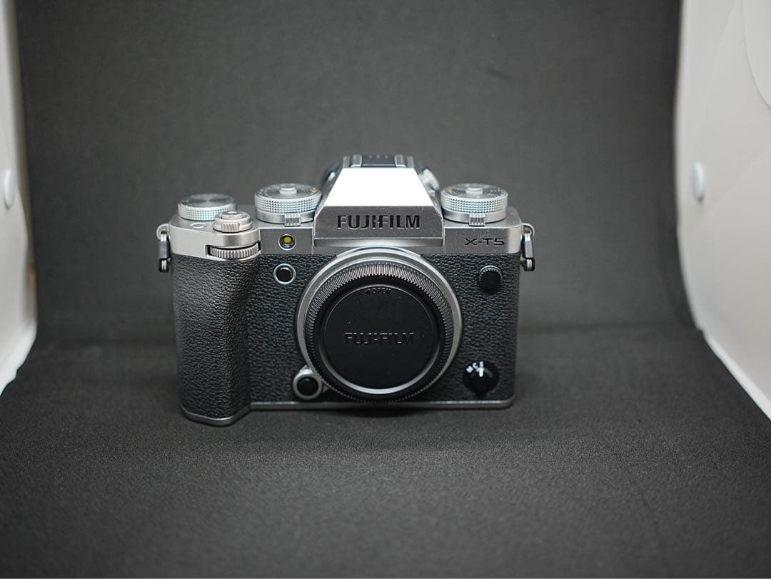 富士フイルム　X-T5 FUJIFILM ミラーレス一眼　カメラ本体+おまけ