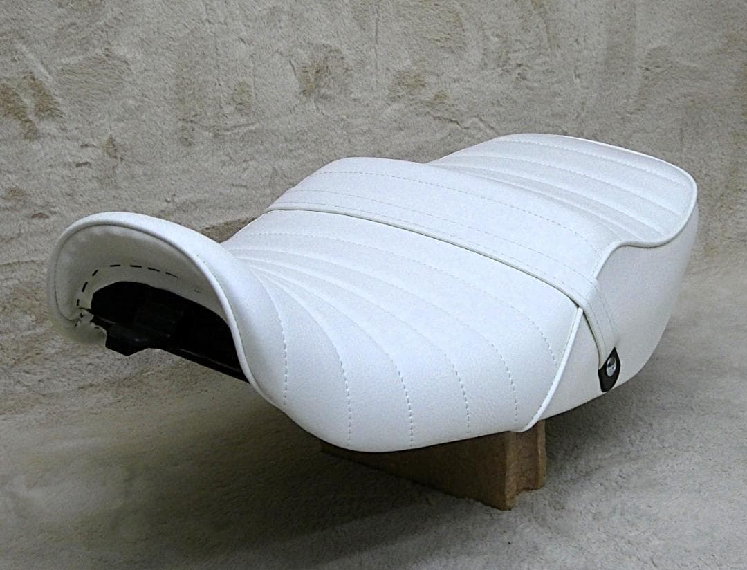 ゼファー400 後期　白皮　タックロールシート/２型 C5 C6 C7