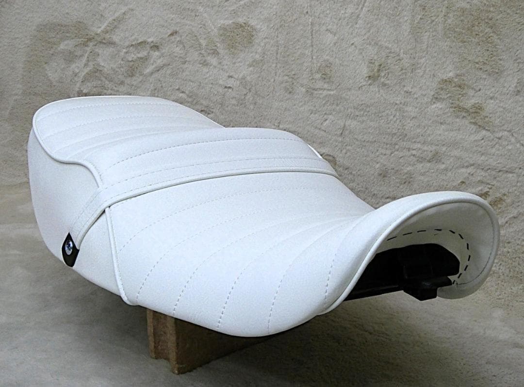 ゼファー400 後期　白皮　タックロールシート/２型 C5 C6 C7