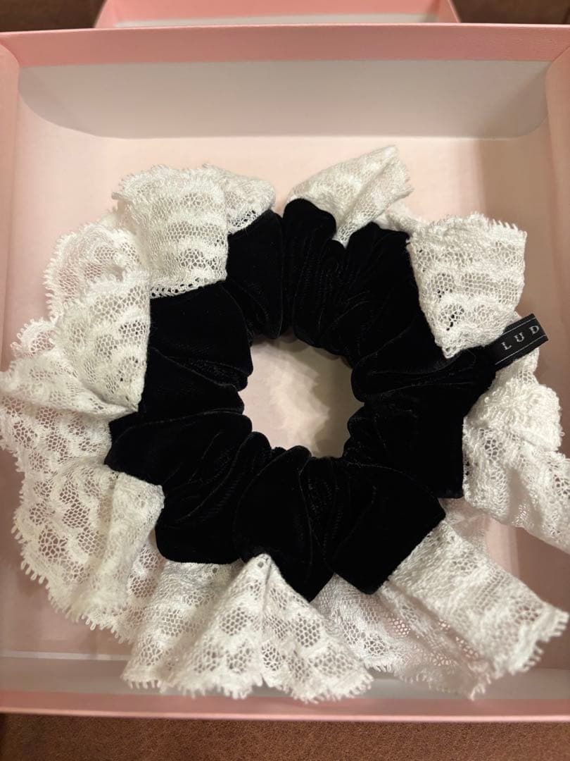 完売品　LUDLOW ラドロー　インポートレース　シュシュ