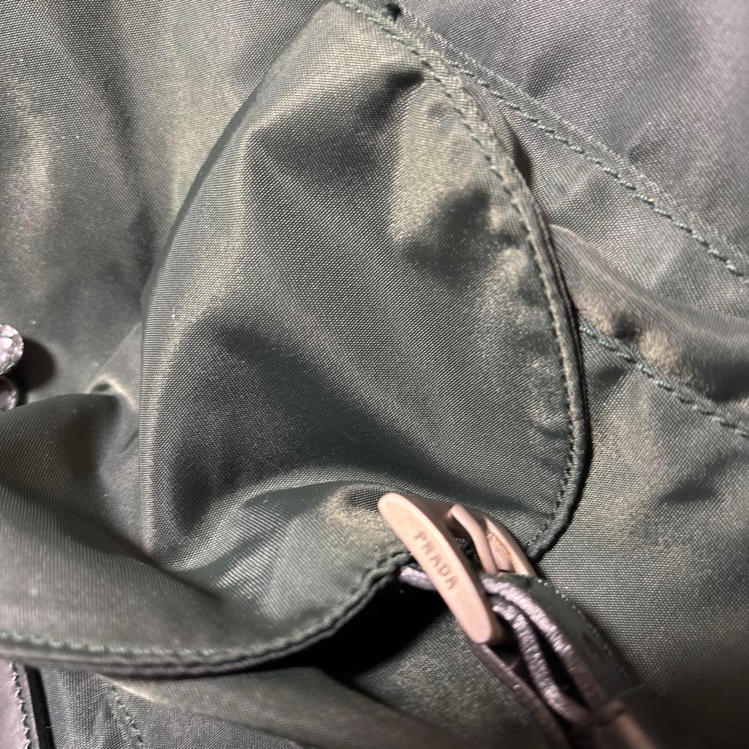 美品☆PRADA プラダ　ナイロン製　ダークグリーン 色　バックパック・リュク
