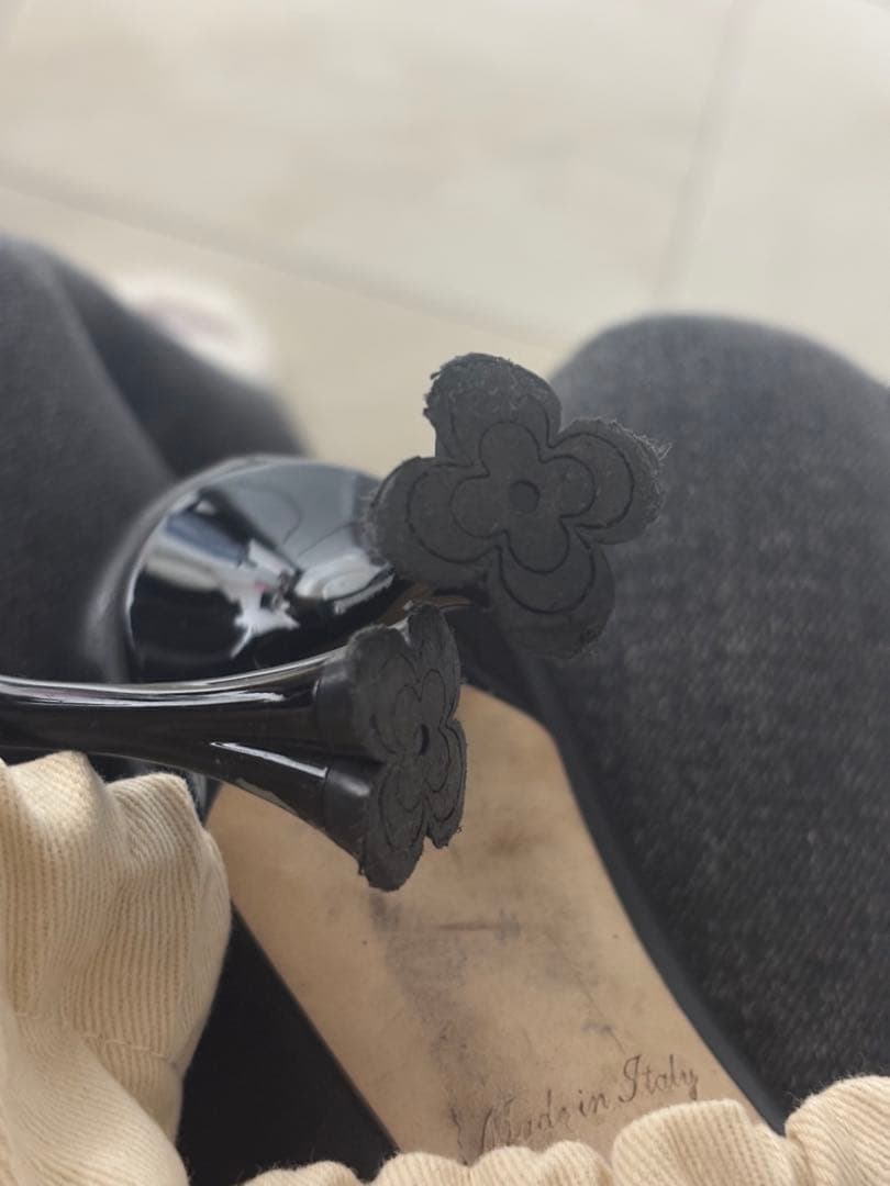 LOUIS VUITTON ブラックハイヒール