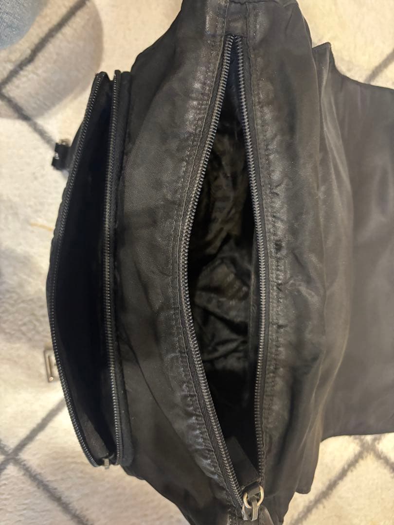 PRADA プラダ メッセンジャー バック