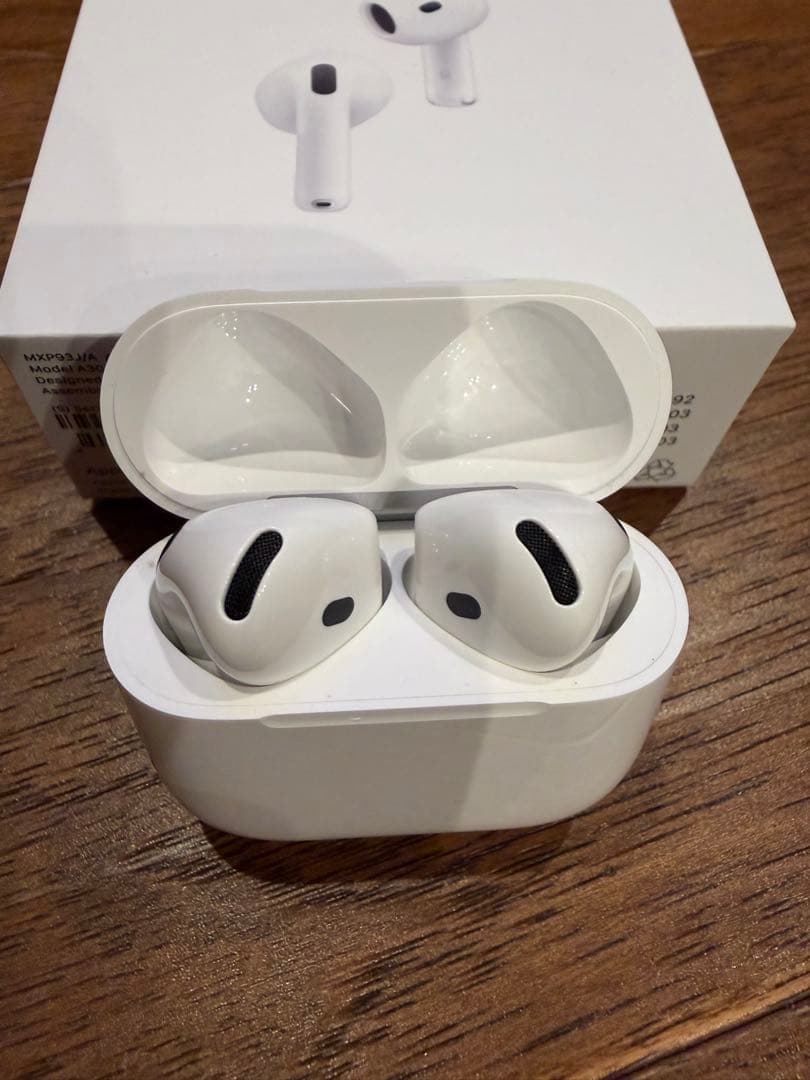 AirPods 4 ノイズキャンセル搭載+ SednaEarfitイヤーカバー
