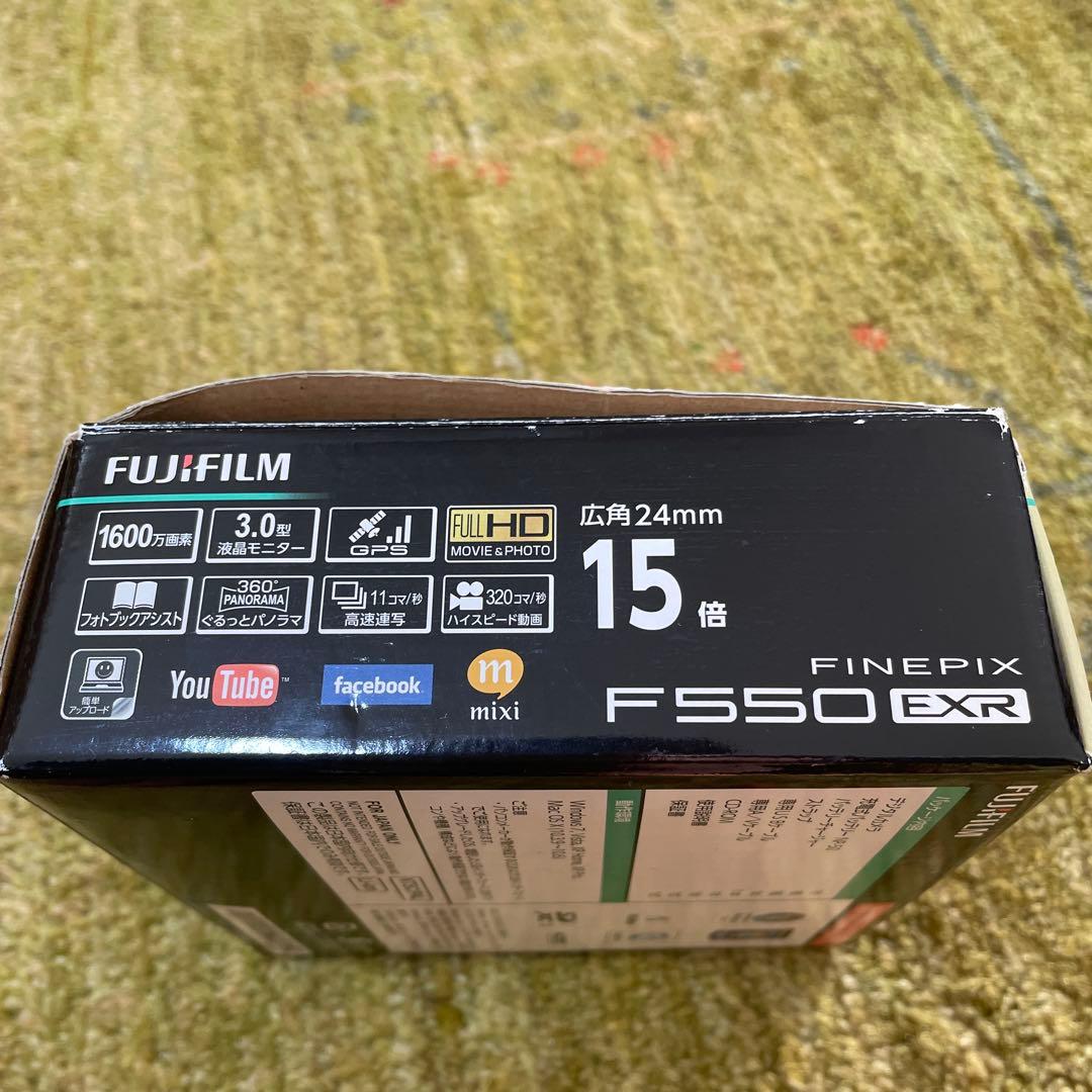 Fujifilm FinePix F550 EXR シルバー