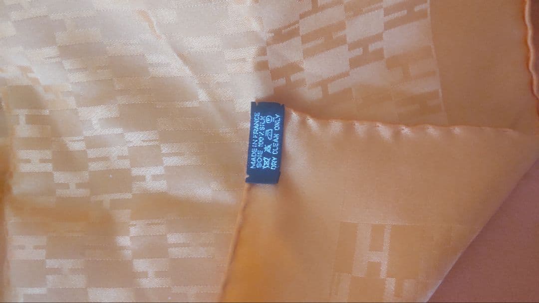 【極美品】エルメス　グランH スカーフ　ハンカチーフ　オレンジ　シルク100％