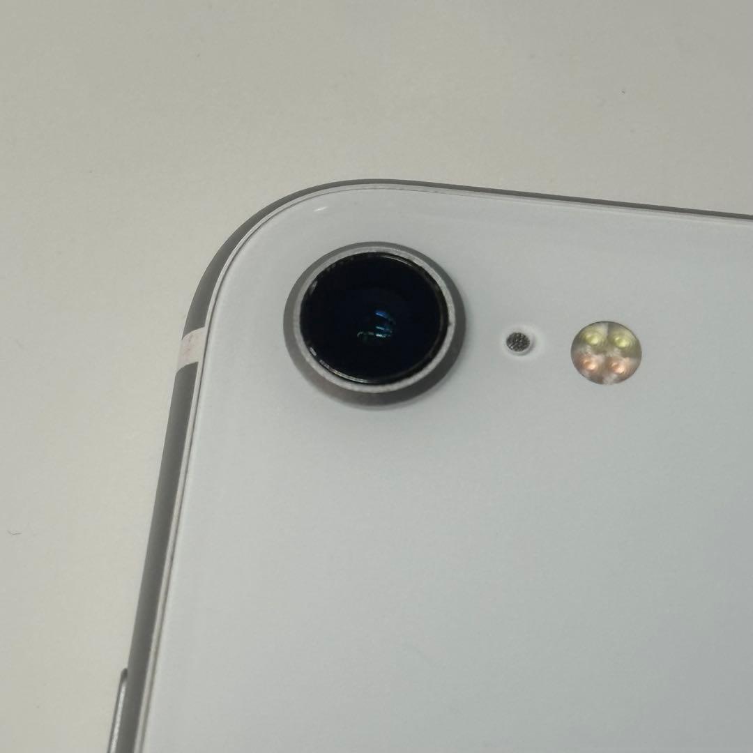 【樂】iPhoneSE2ホワイト SIMフリー iFaceカバー付