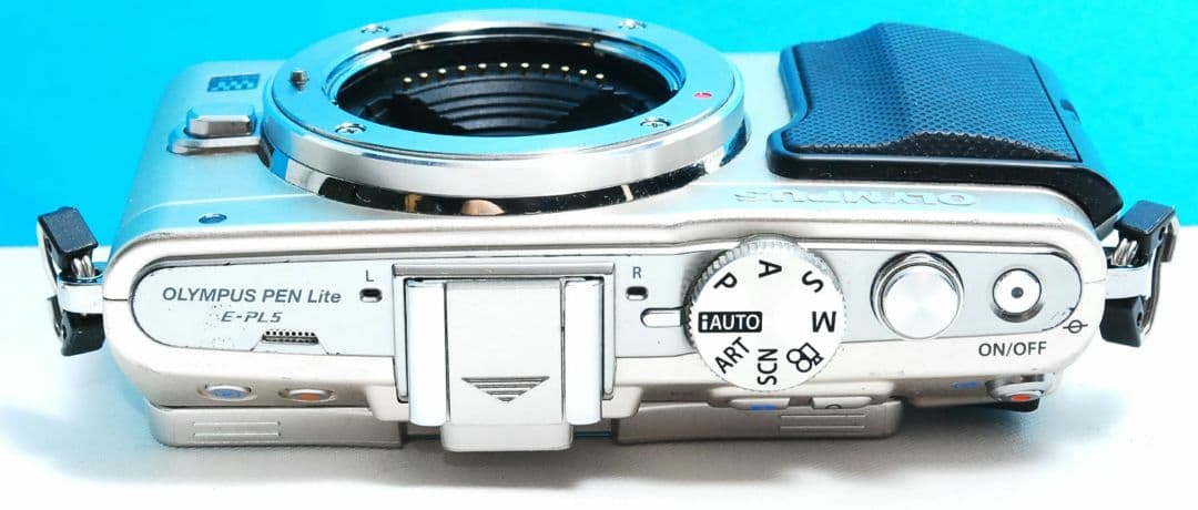 OLYMPUS E PL5 シルバー　ボディ　送料無料