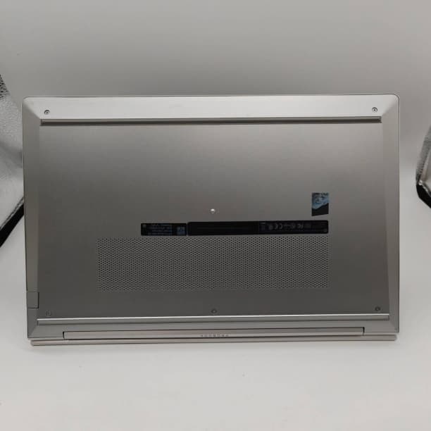 第11世代 i7 バッテリー◎ フルHD 15 HP SSD256GB オフィス