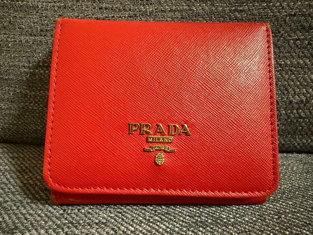 PRADA サフィアーノレザー 3つ折り財布 レッド