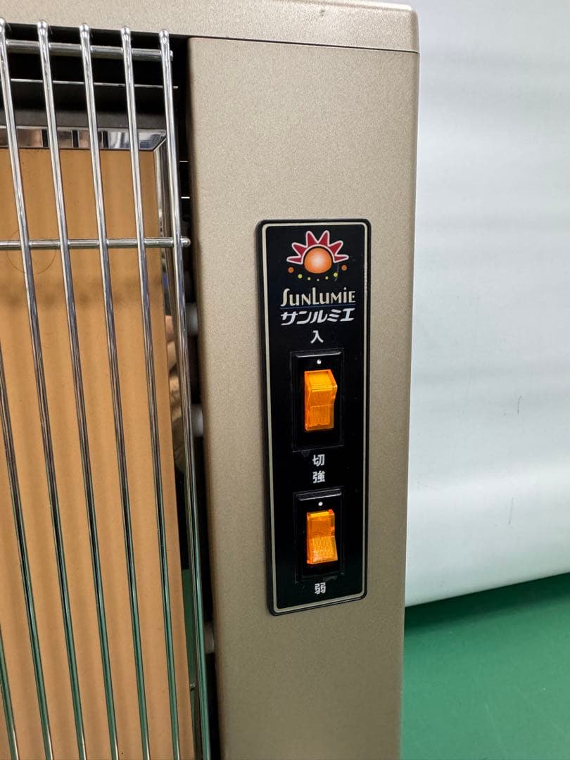 サンルミエキュート パールゴールド 遠赤外線ストーブパネル ヒーター 暖房器具