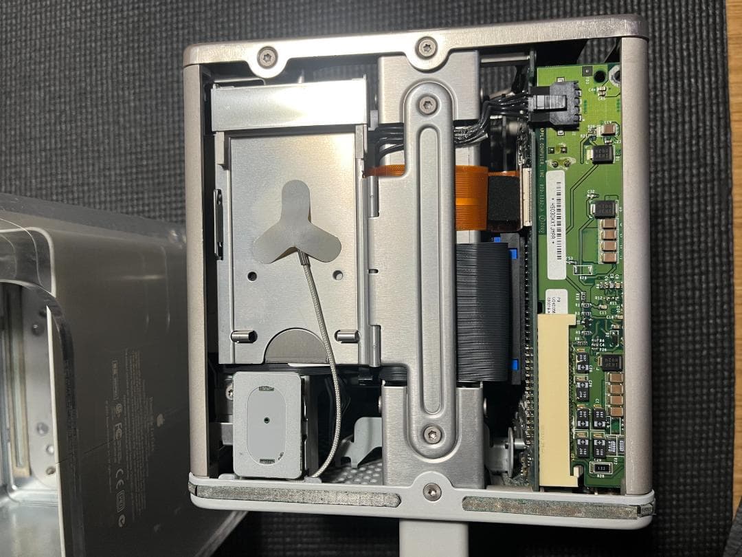 Power Mac G4 Cube + Studio Display + 電源