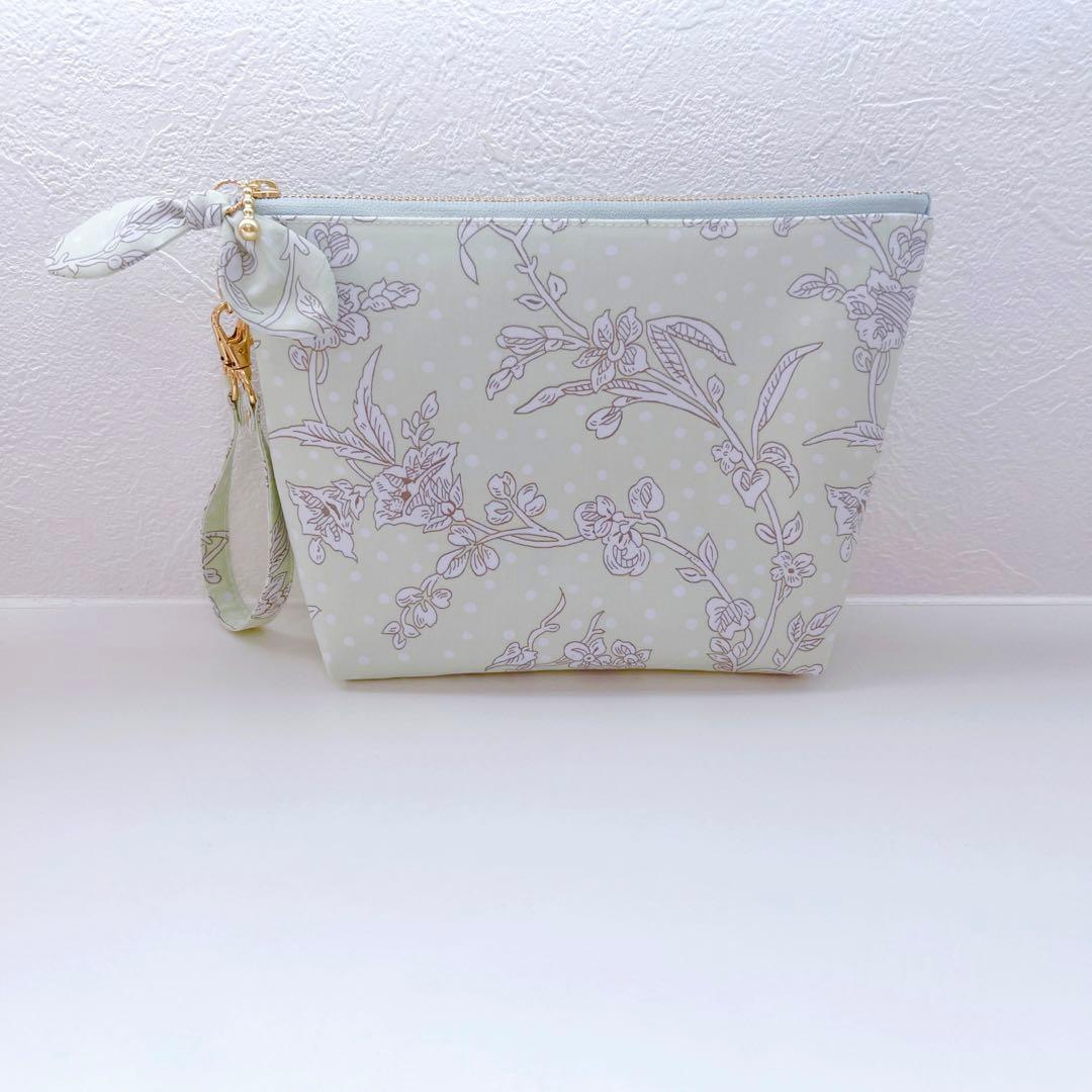 【K☆ページ】リバティ　縮小セリーヌ　リボンチャーム付き楕円底バッグ