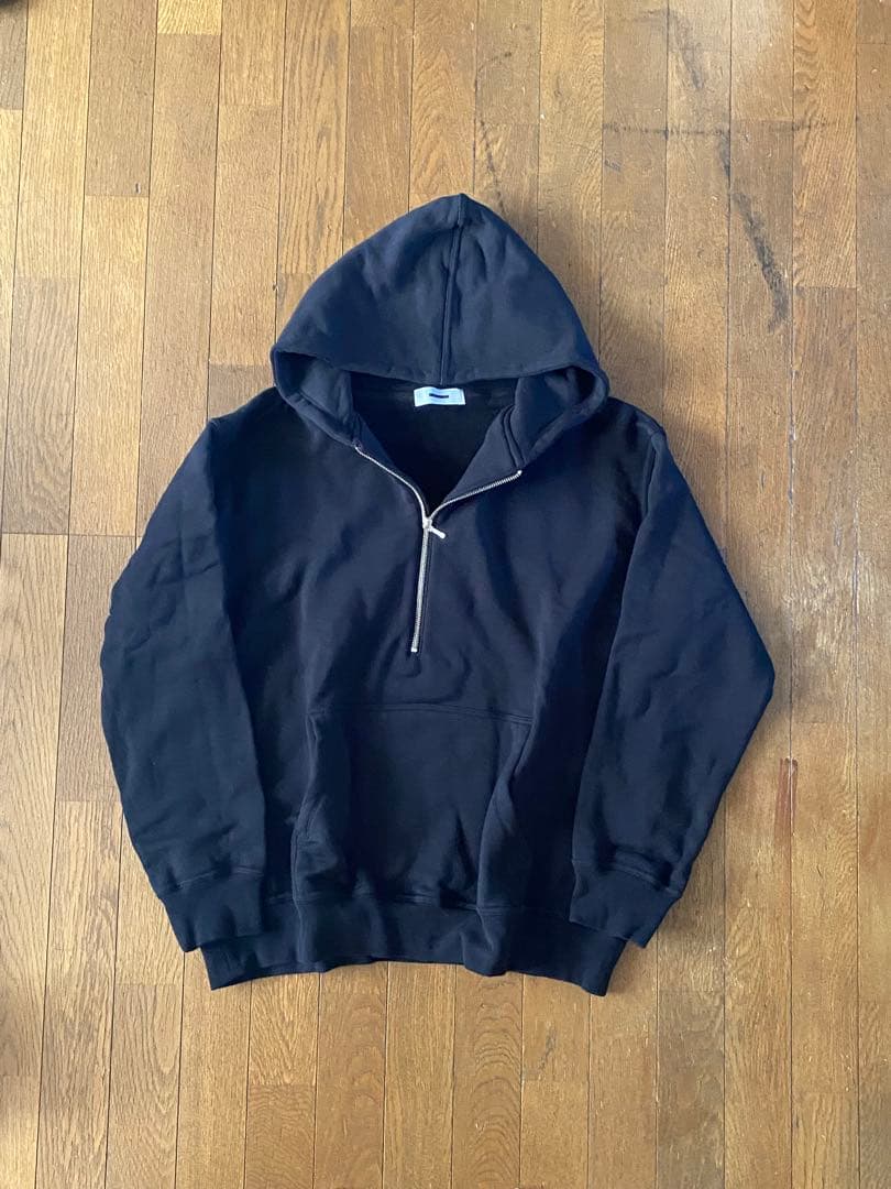 トップス REVERBERATE HALF ZIP HOODY stein yoke