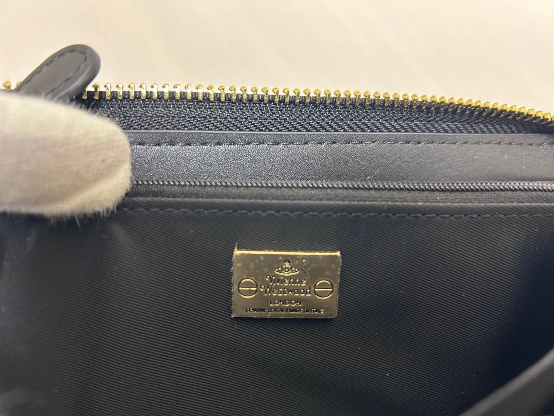 Vivienne Westwoodロゴ長財布　黒