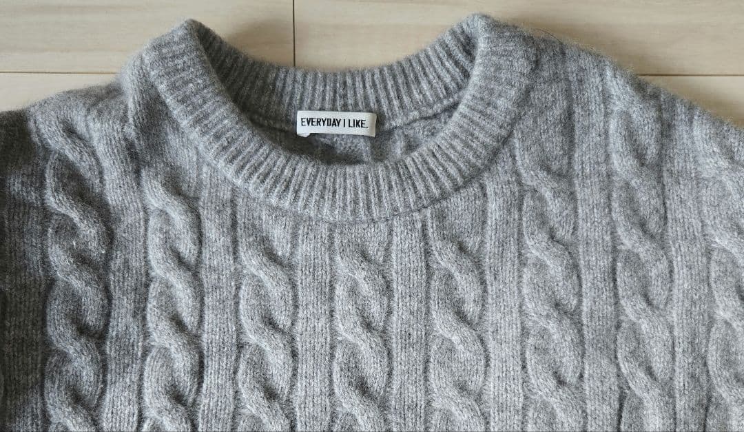 02341 　エブリデイアイライク　ケーブルニット カシミヤ混　グレー