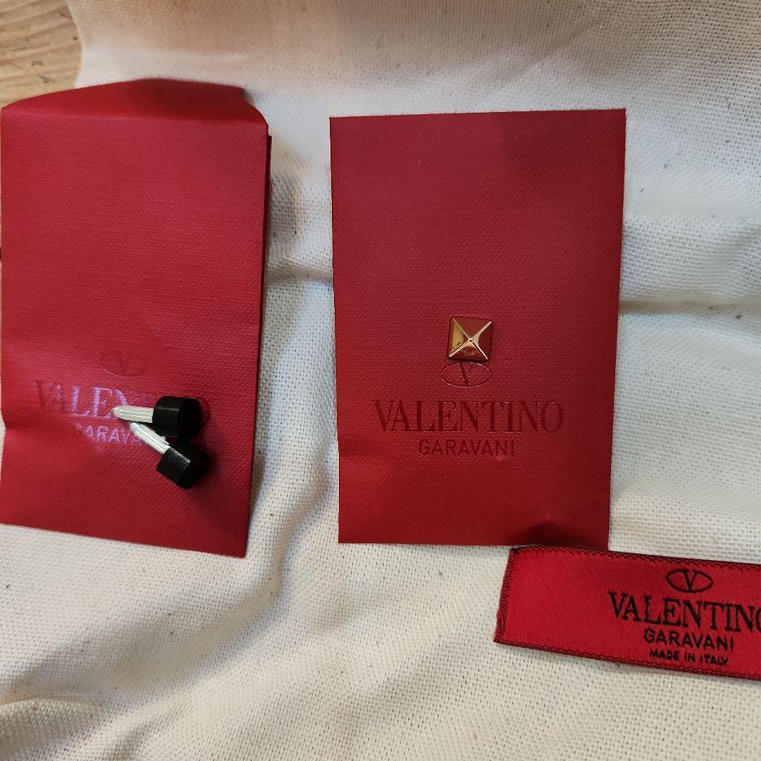 VALENTINO　ヴァレンティノ　スタッズクロスパンプス