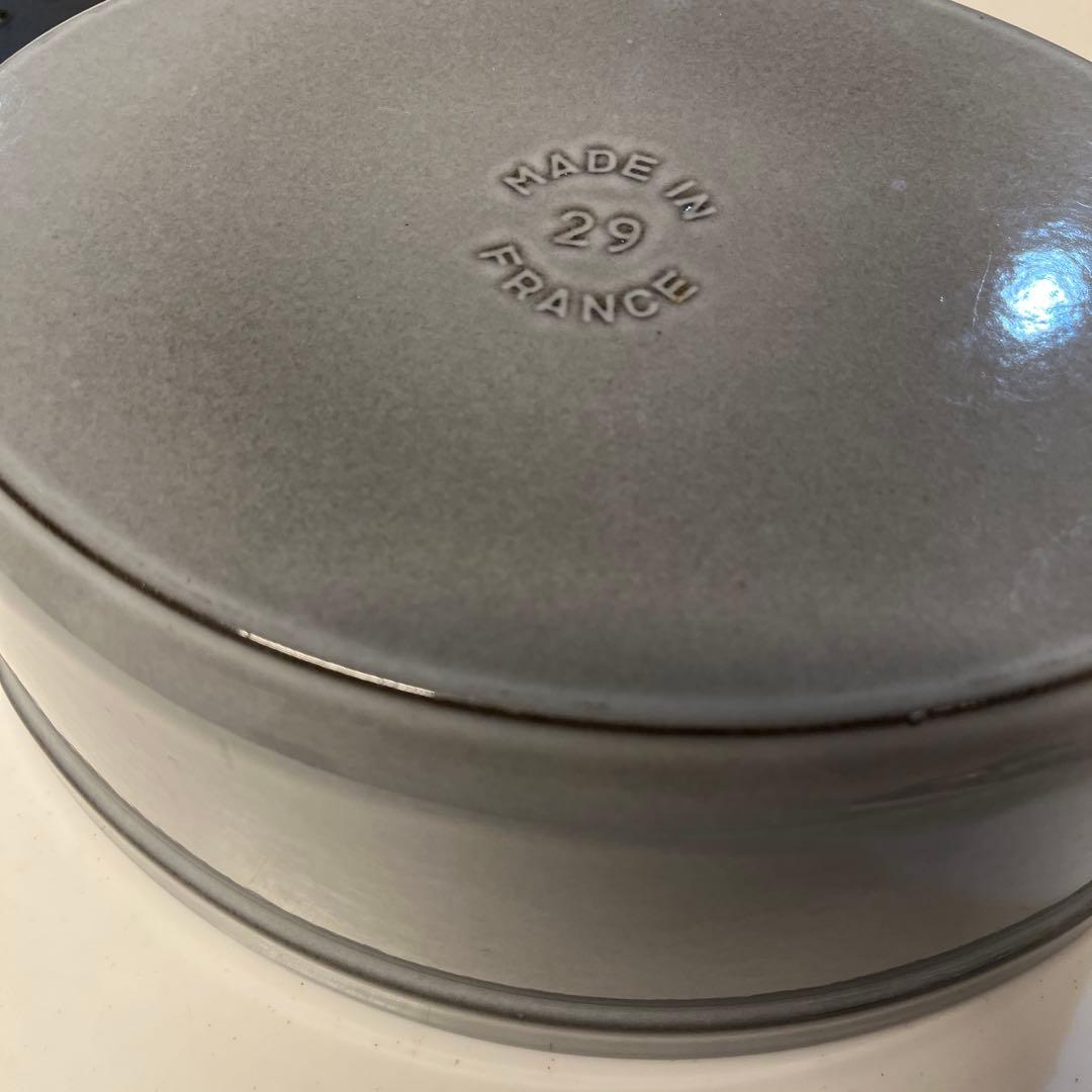 【QUEEN】STAUB オーバル 29cm グレー