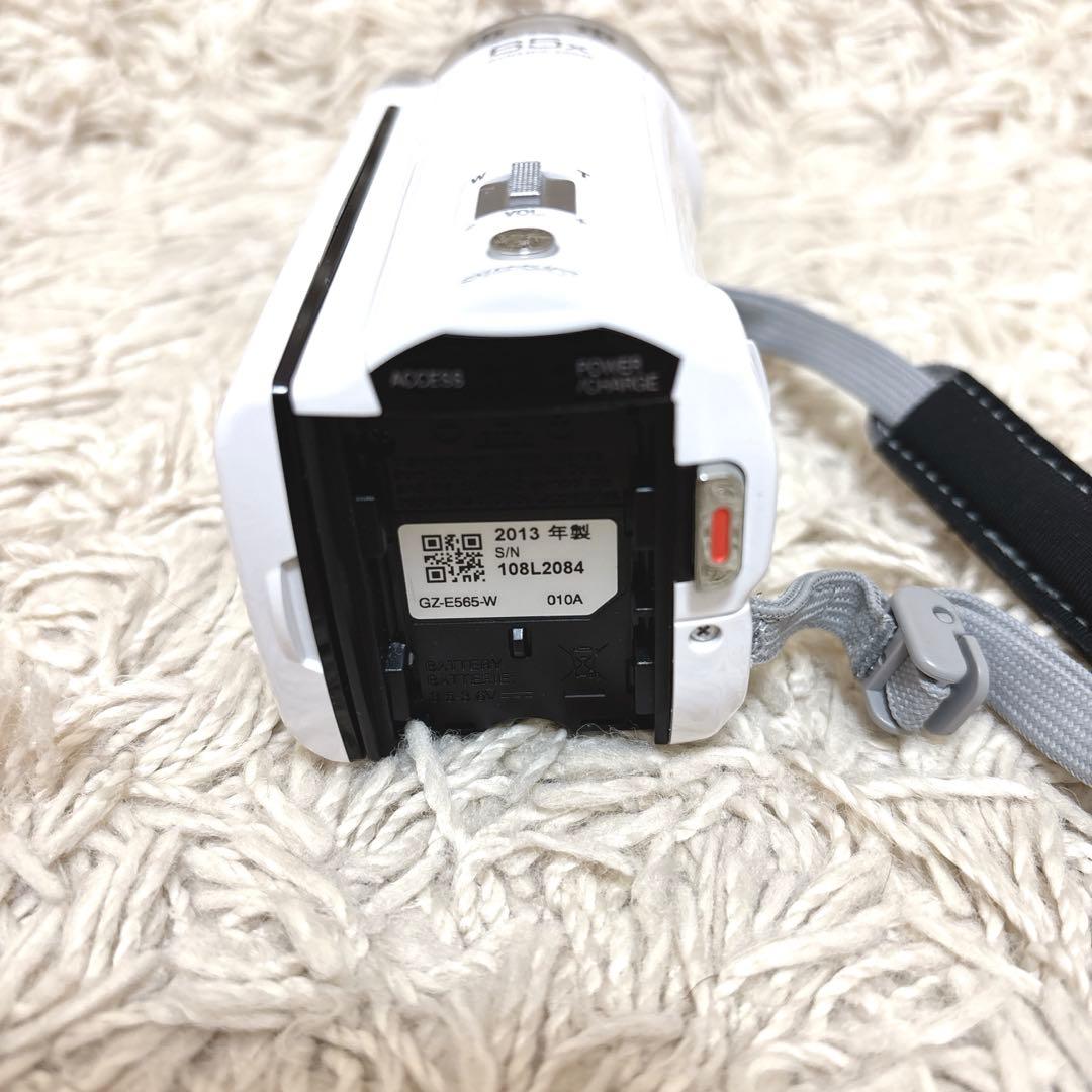 【美品】JVC Everio GZ-E565 ホワイト 白 バッテリー付き