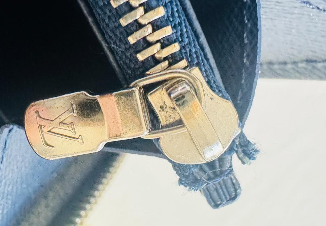 【美品 】ルイヴィトン エピ ジッピーウォレット 長財布　ラウンドファスナー 青