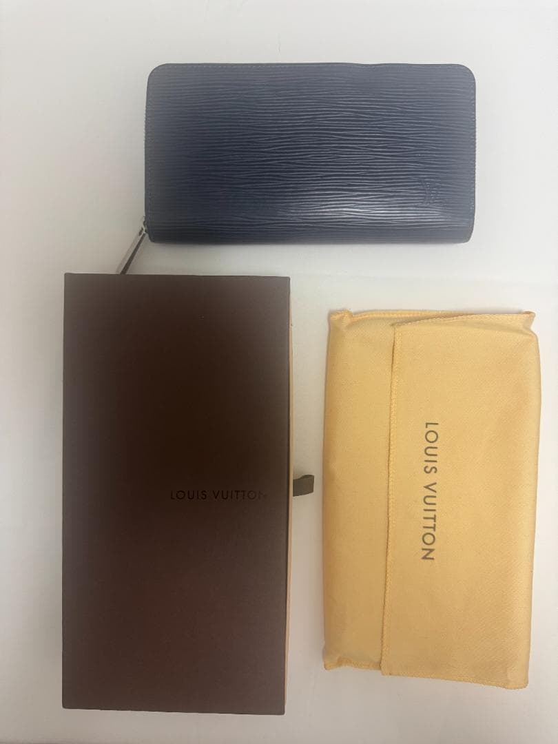 【美品 】ルイヴィトン エピ ジッピーウォレット 長財布　ラウンドファスナー 青