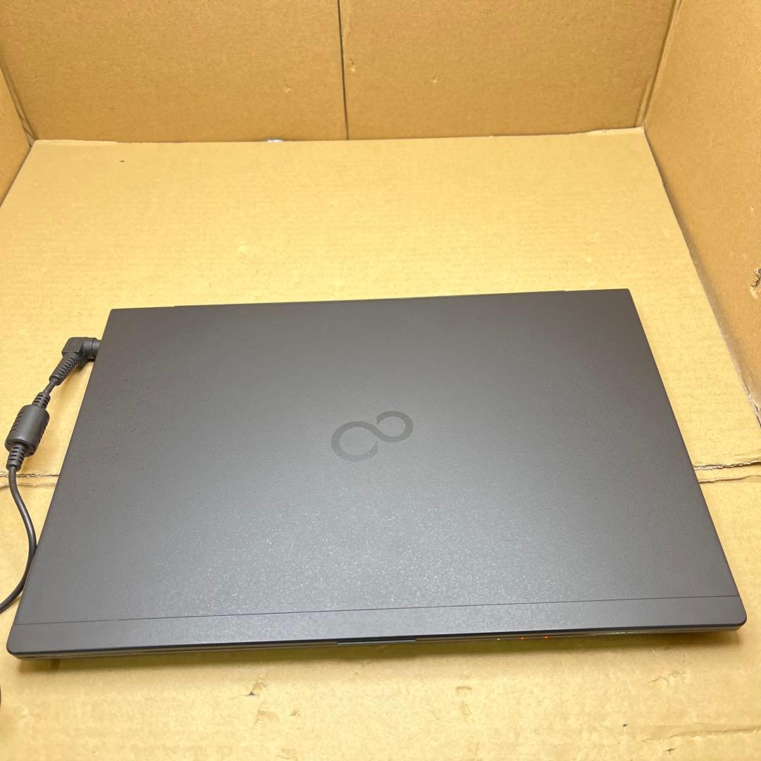 富士通　極軽極薄FUJITSU LIFEBOOK U937 8GB/512GB