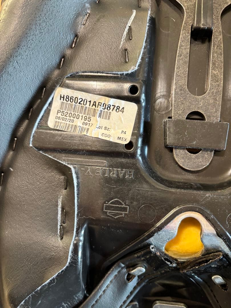 ハーレー スポーツスター 純正 アイアン1200 タックロールダブルシート