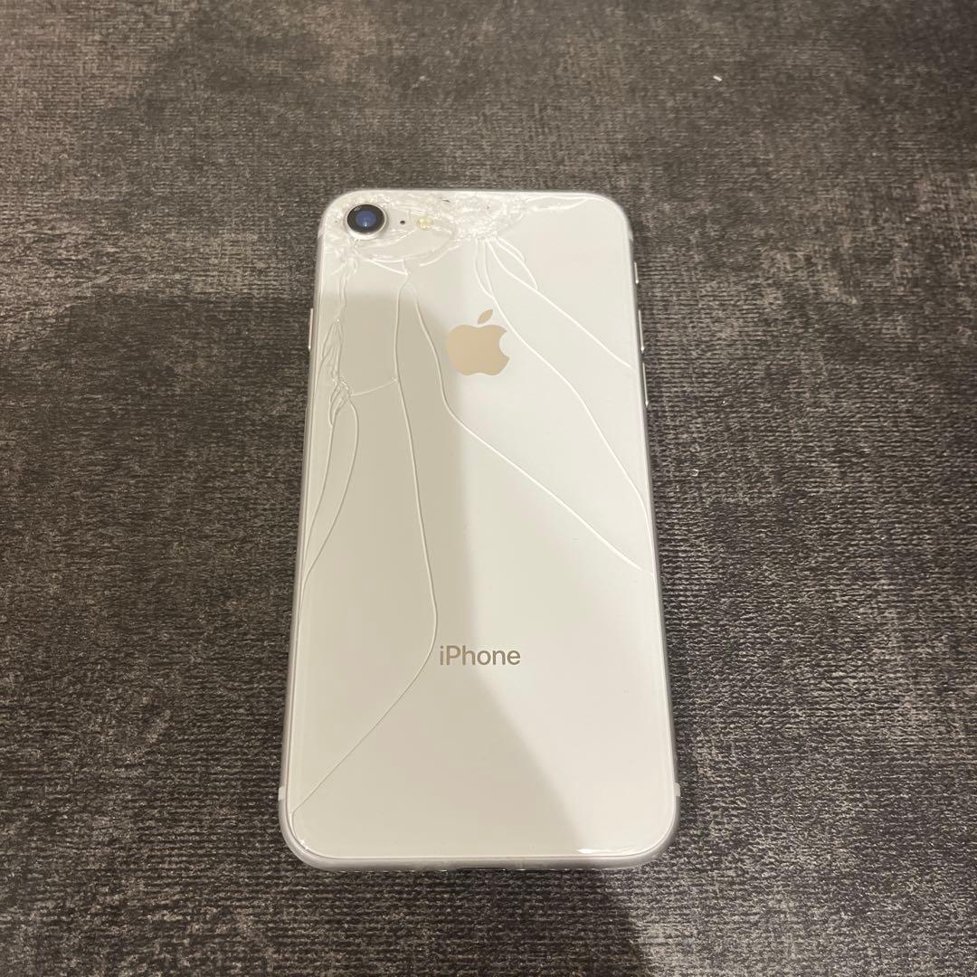 Apple iPhone8 本体 シルバー 初期化済み 動作確認済み 傷あり