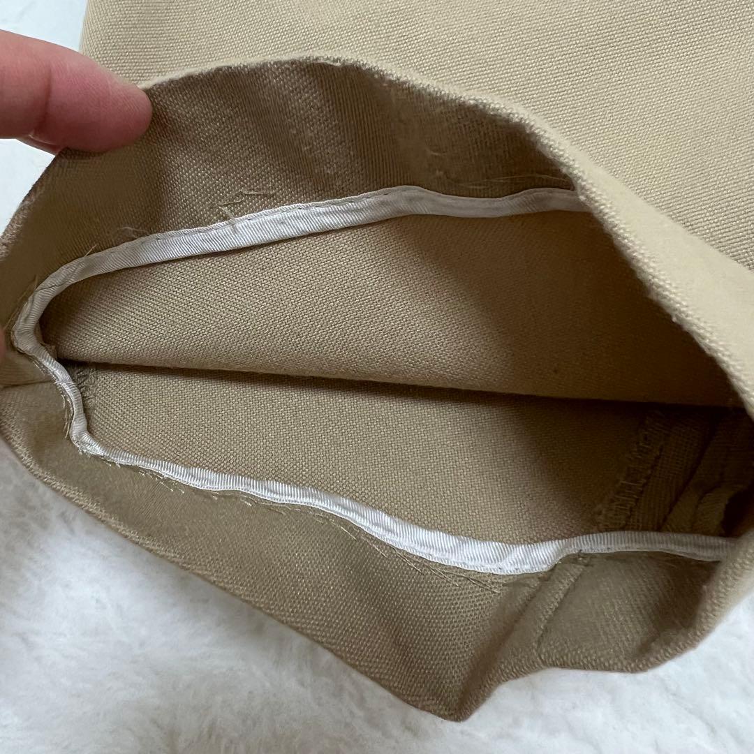 トーテム　TOTEME タック入り　チノパン　スラックス　カジュアル　綺麗め