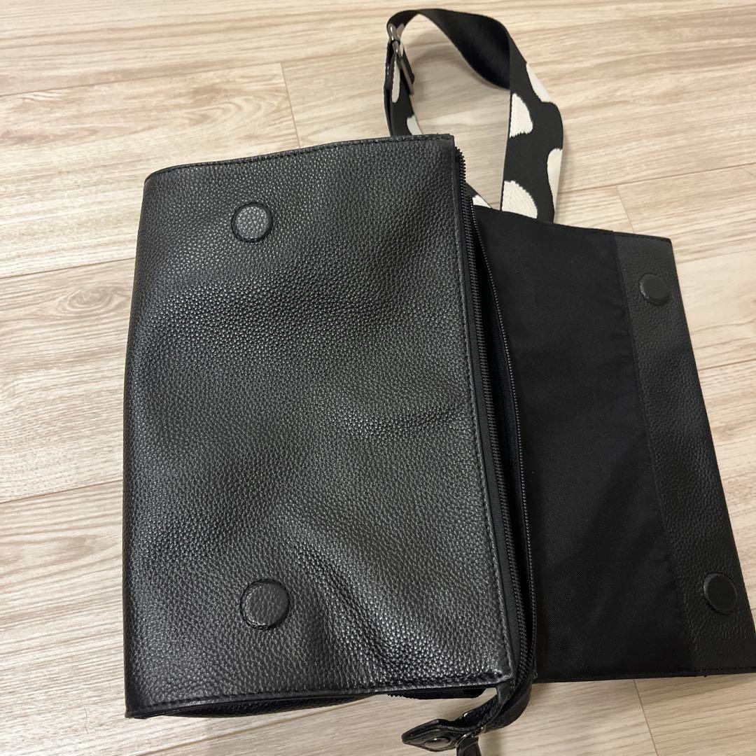 イアパピヨネ　ボディバッグ