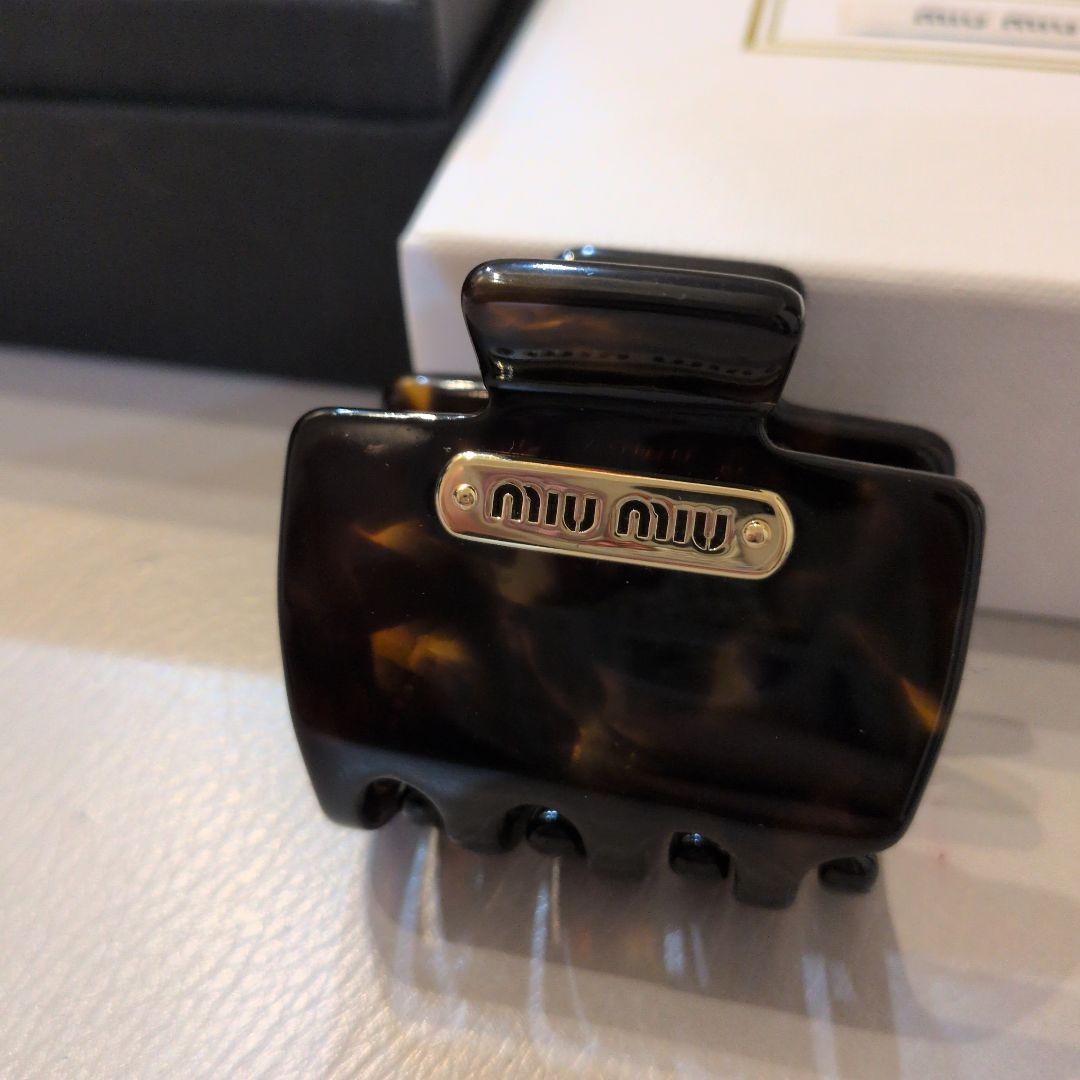 美品✨ミュウミュウ　ヘアアクセサリー　真鍮　べっ甲調　クリップ　ゴールドプレート