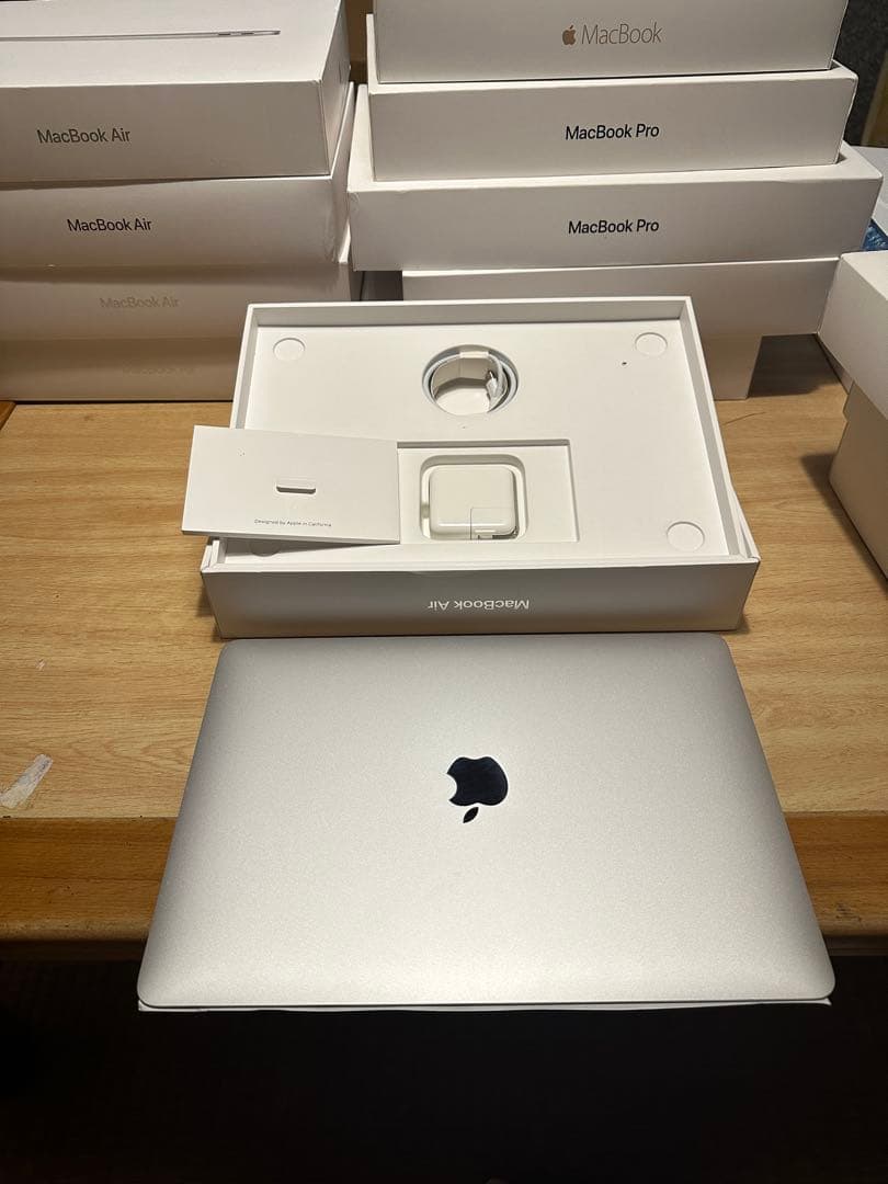 【2024年OS搭載】MacBook Air シルバー新品バッテリー