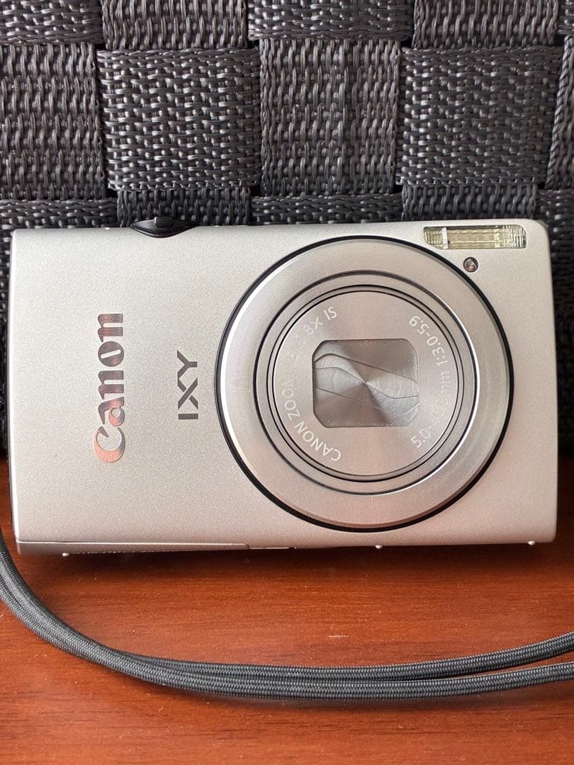 美品Canon IXY 600F シルバー デジタルカメラ