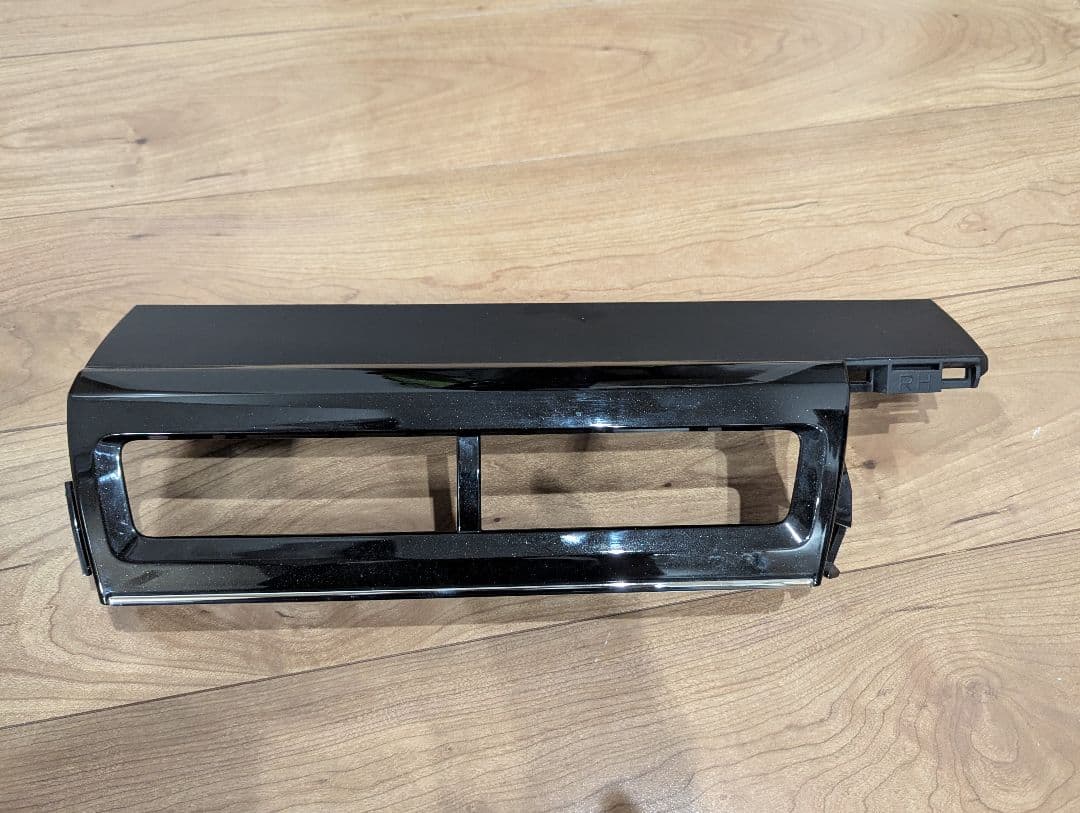 トヨタ プリウスα インテリアパネル G’s 後期用　インパネ　オマケ付