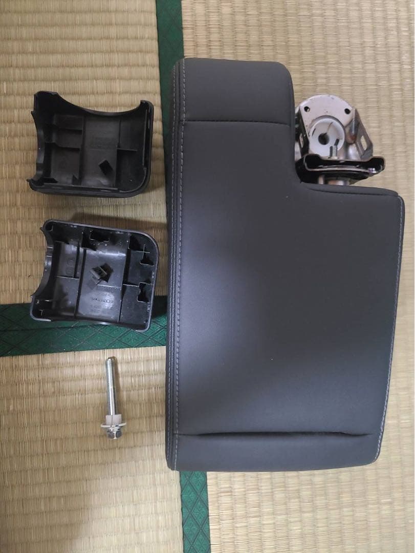 HONDA オデッセイ ハイブリッド rc4後期 純正アームレスト