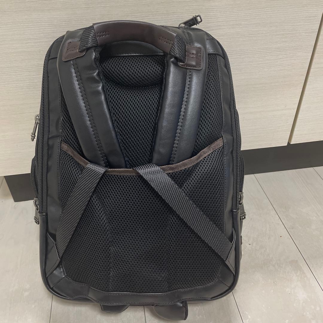 新品　TUMI VAVA ビジネスバッグ 黒/茶 レザー　BRAVO
