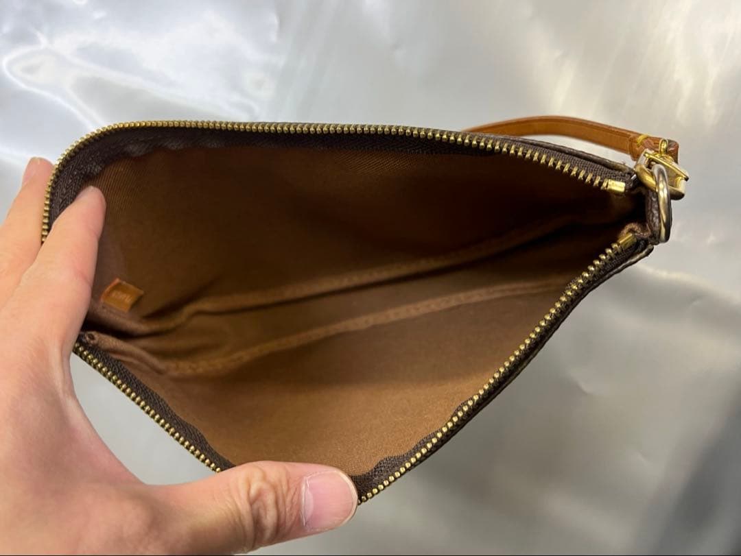 【LOUIS VUITTON】モノグラム　ポシェットアクセソワール