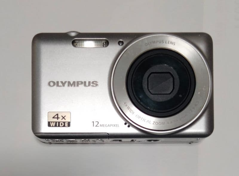 デジタルカメラ　OLYMPUS　VG-110　シルバー